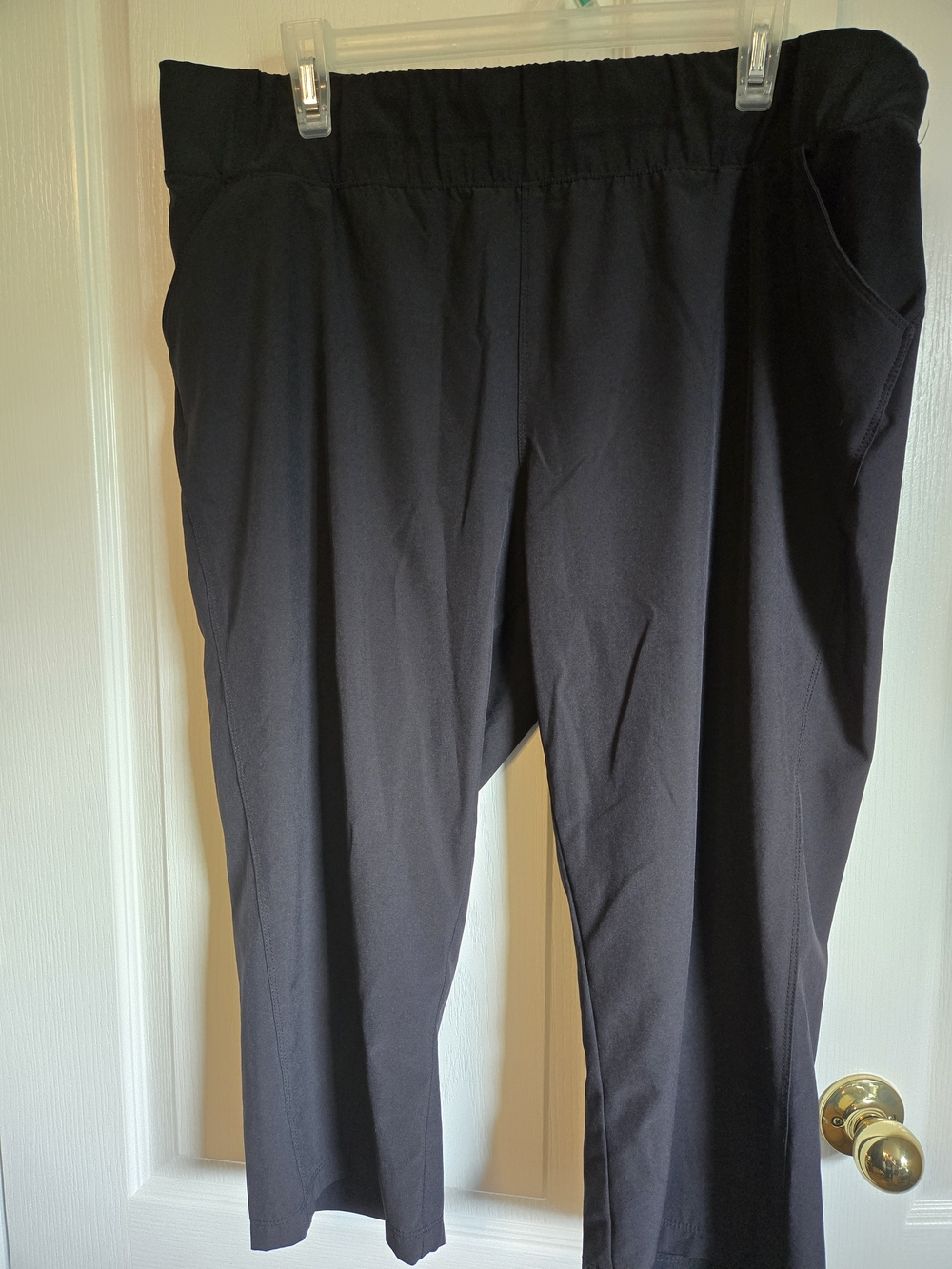 Reel Legends Women's Black Cropped Stretch Pants